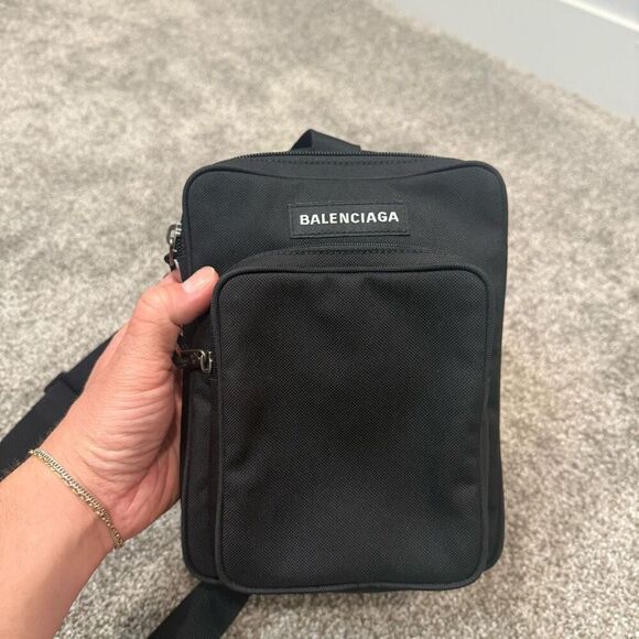 Balenciaga Men’s Explorer Crossbody Messenger Bag Black Nylon Barely Used - Picture 4 of 9